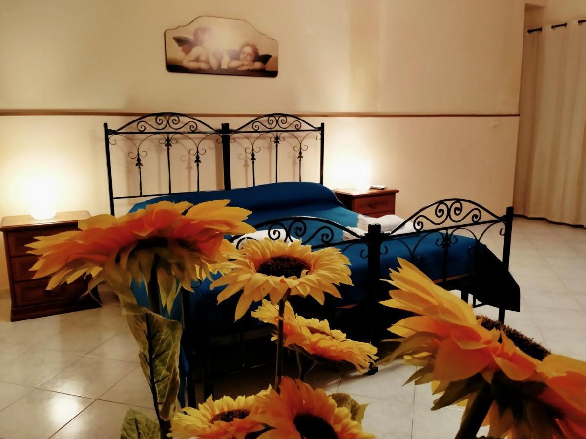 Villa Laura Apartment Giardini-Naxos Kültér fotó