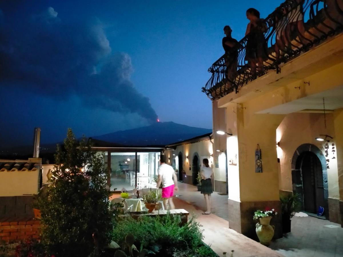 Villa Laura Apartment Giardini-Naxos Kültér fotó
