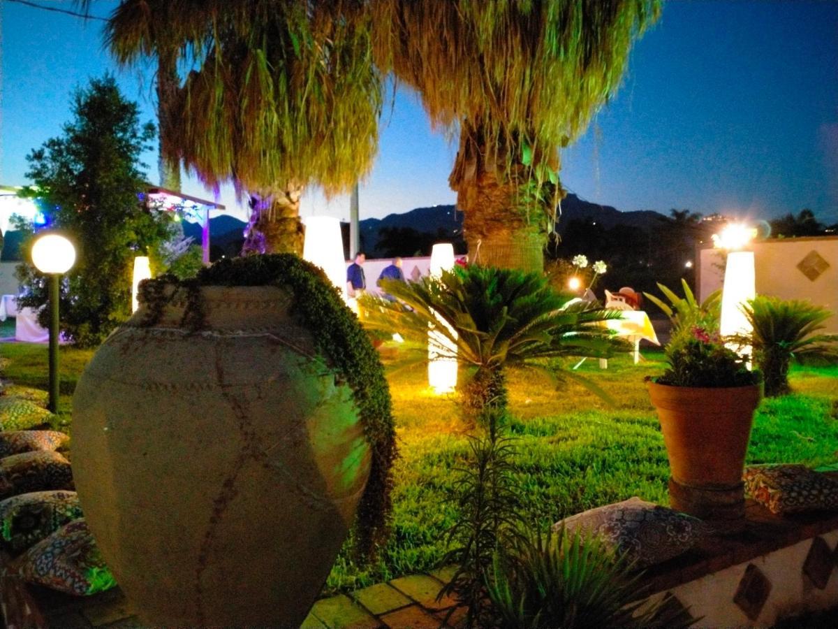 Villa Laura Apartment Giardini-Naxos Kültér fotó