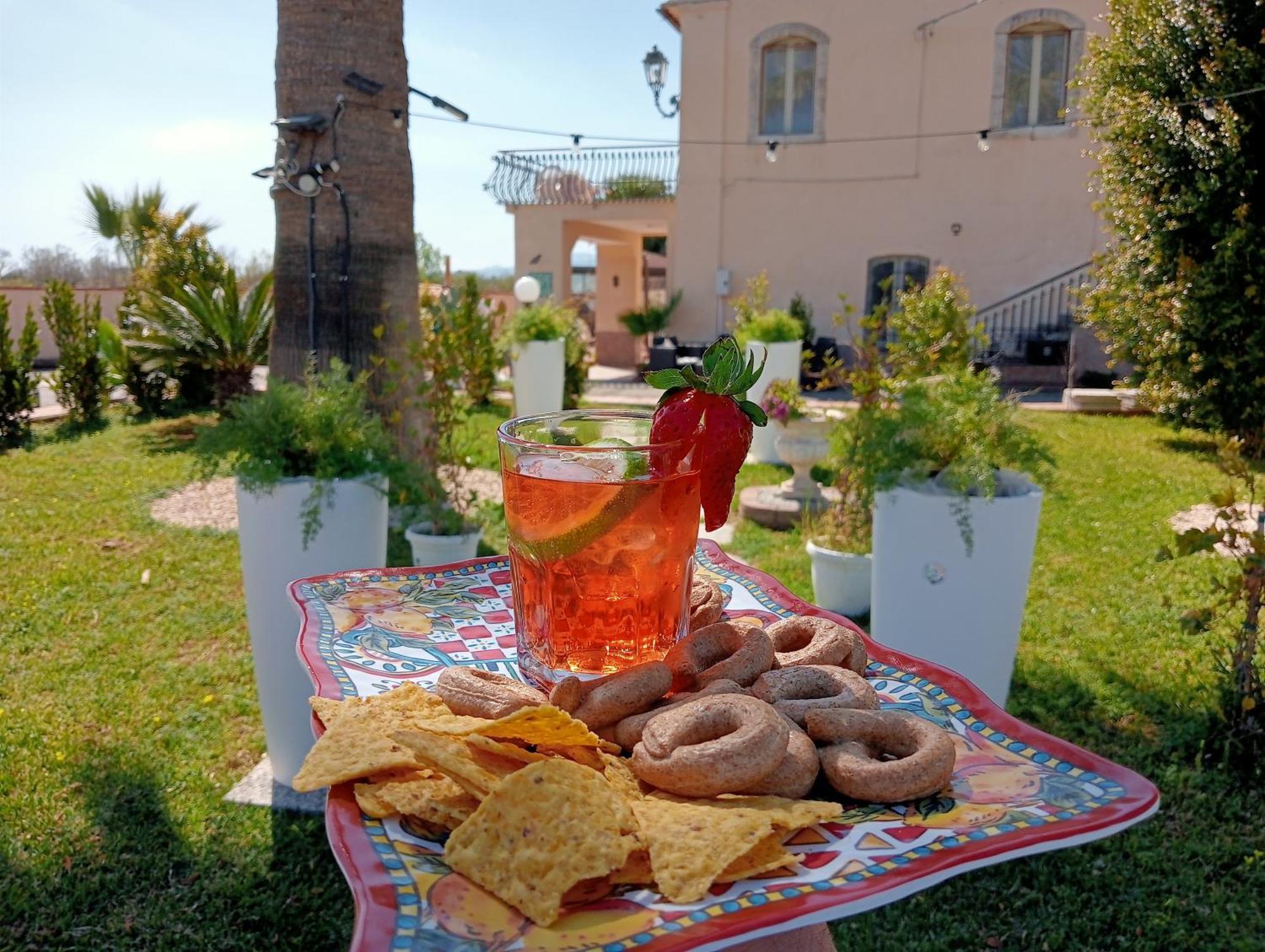 Villa Laura Apartment Giardini-Naxos Kültér fotó