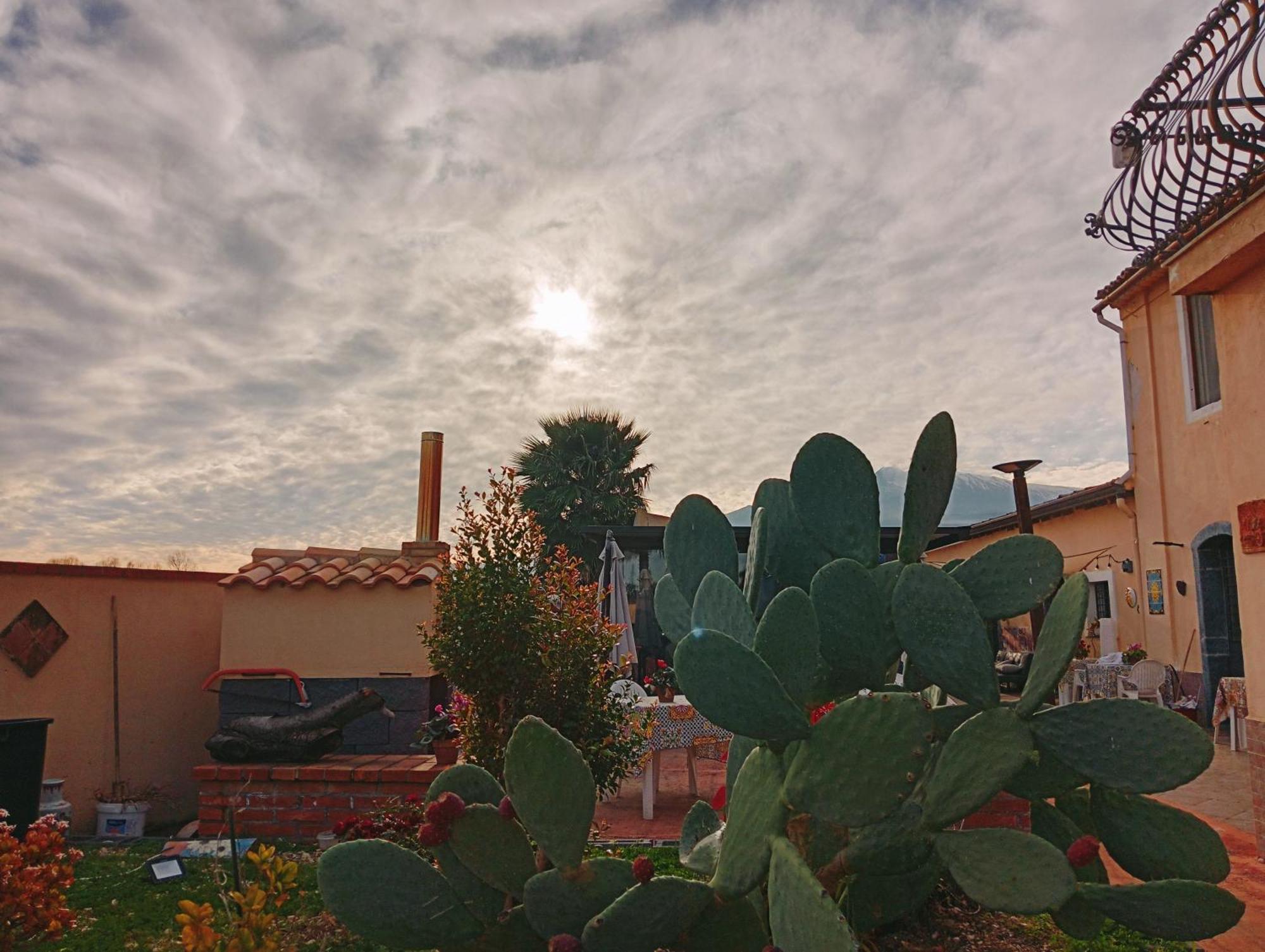 Villa Laura Apartment Giardini-Naxos Kültér fotó