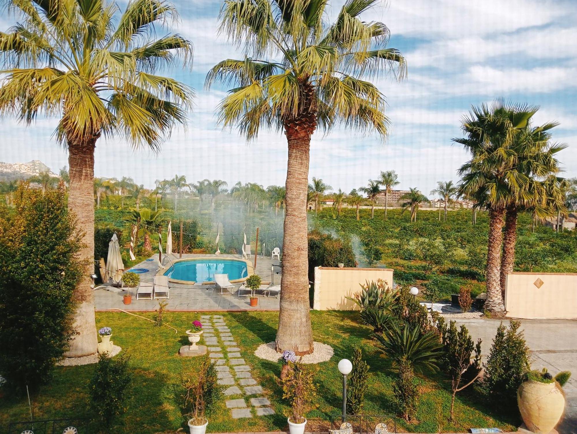 Villa Laura Apartment Giardini-Naxos Kültér fotó