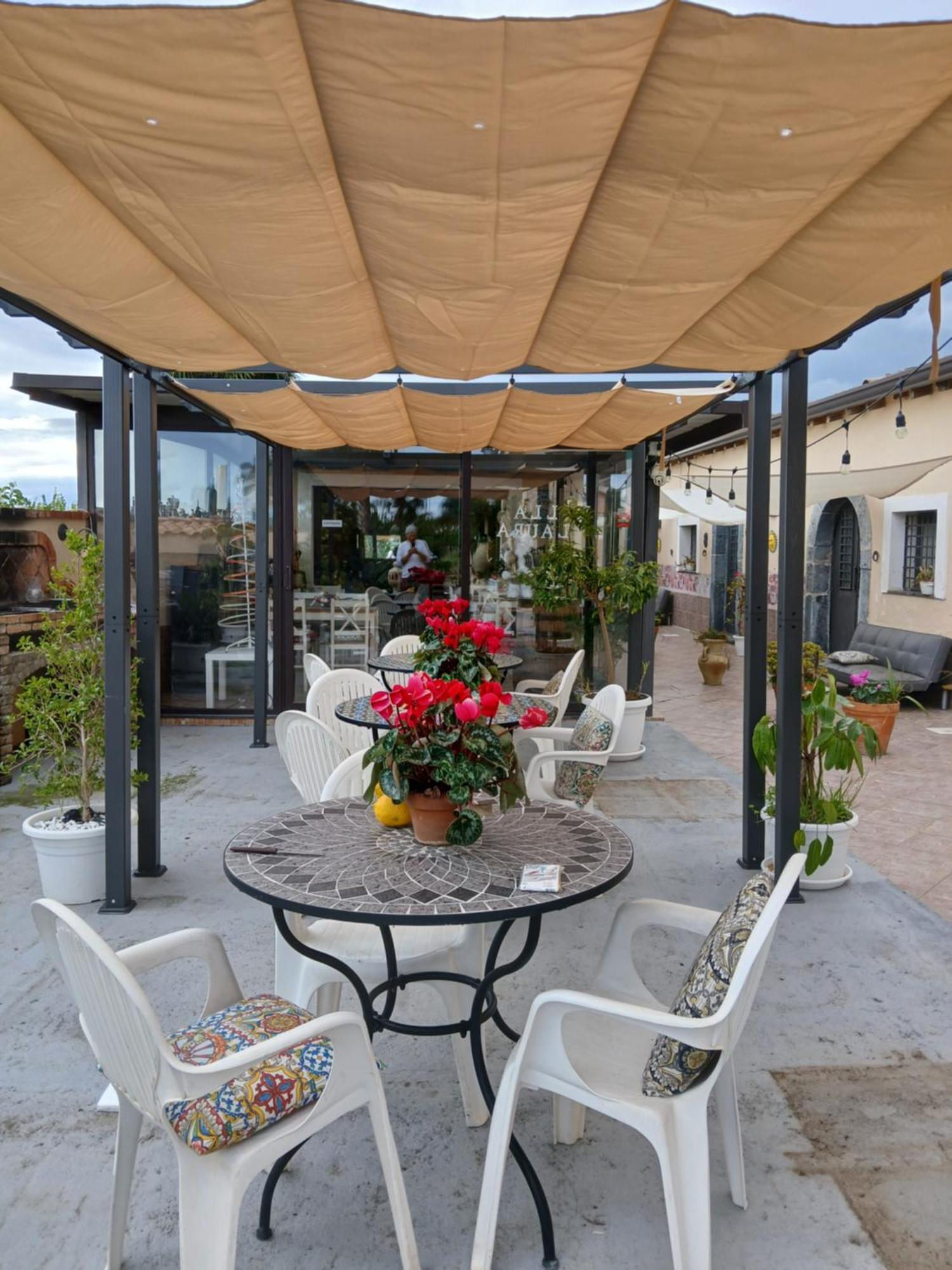 Villa Laura Apartment Giardini-Naxos Kültér fotó