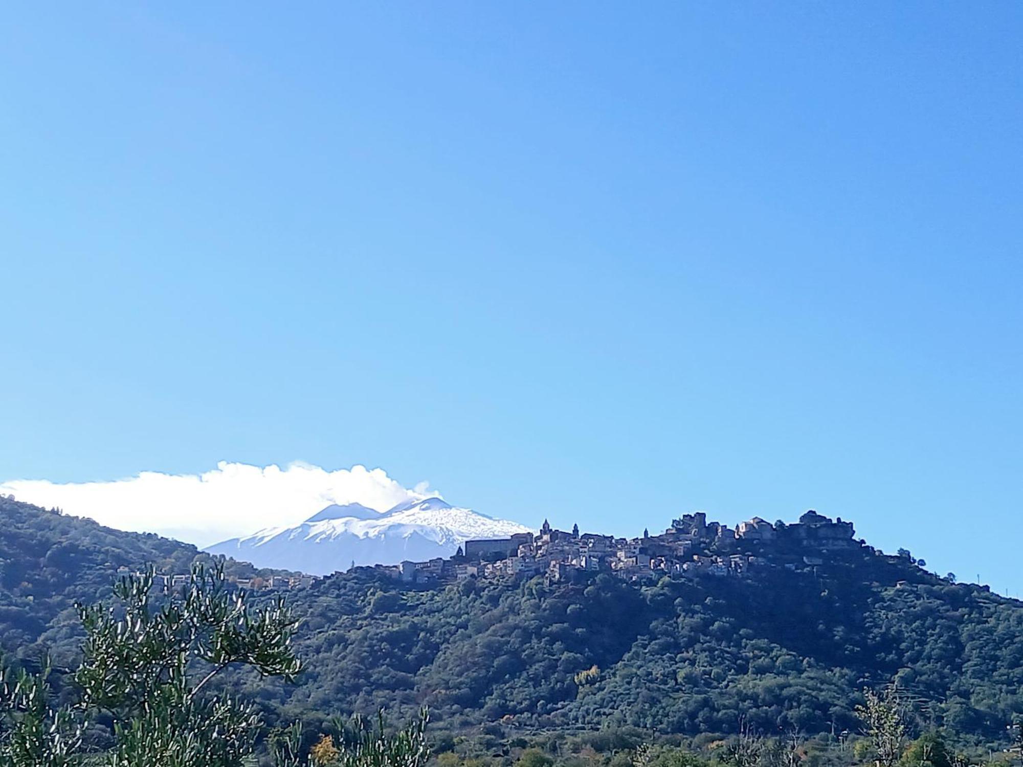 Villa Laura Apartment Giardini-Naxos Kültér fotó