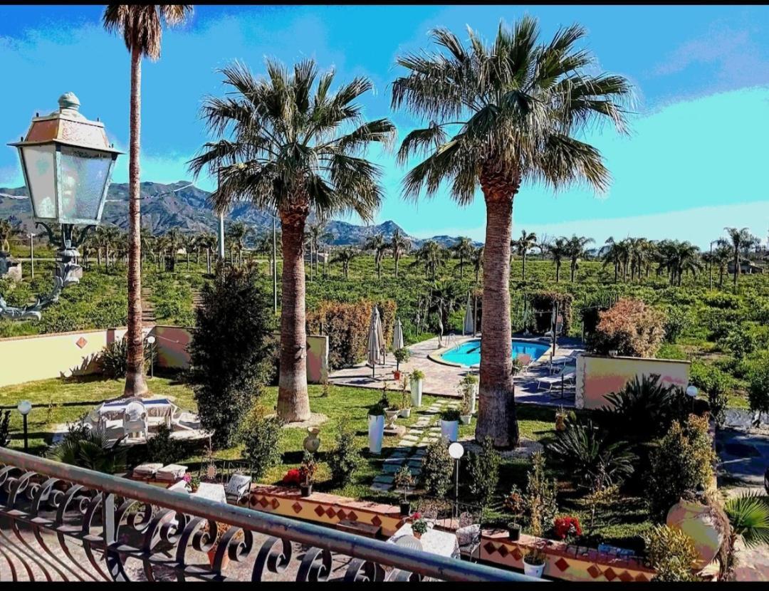 Villa Laura Apartment Giardini-Naxos Kültér fotó