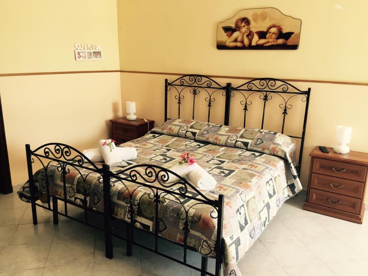 Villa Laura Apartment Giardini-Naxos Kültér fotó